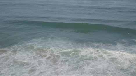 Las-Olas-Perfectas-De-Praia-Das-Maças-Sintra