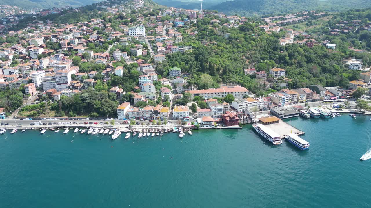 Vista aerea della spiaggia di Beykoz in una splendida giornata di sole