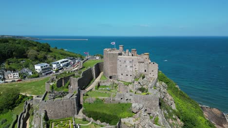 Castillo-De-Mont-Orgueil,-Gorey,-Islas-Del-Canal-De-Jersey-Drone,-Antena