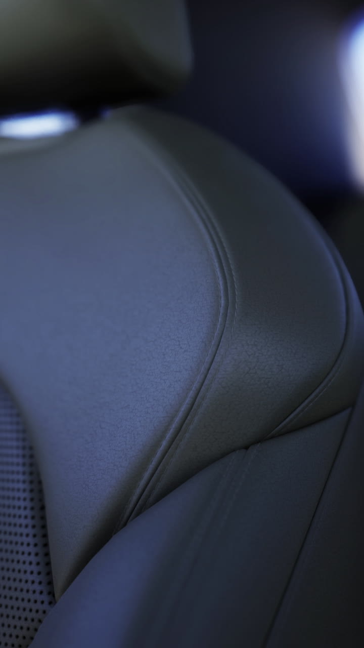 Interior moderno de un coche que muestra el diseño y la fabricación artesanal de los asientos de cuero