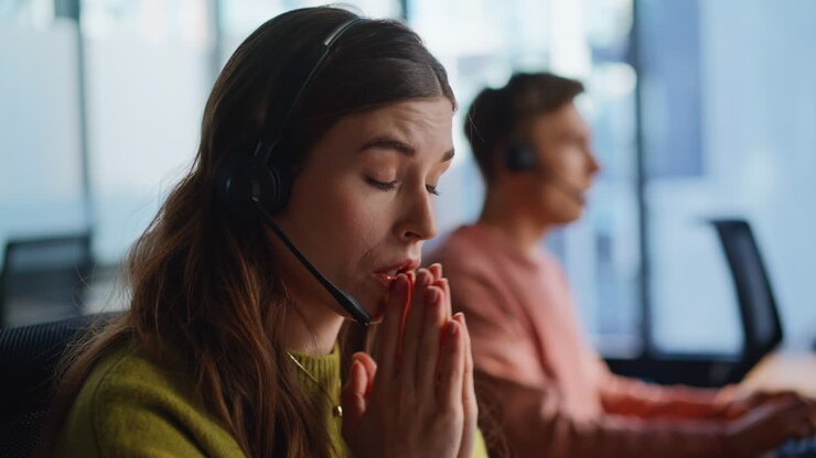 Technical support woman speaking client in office portrait. Specialist talking