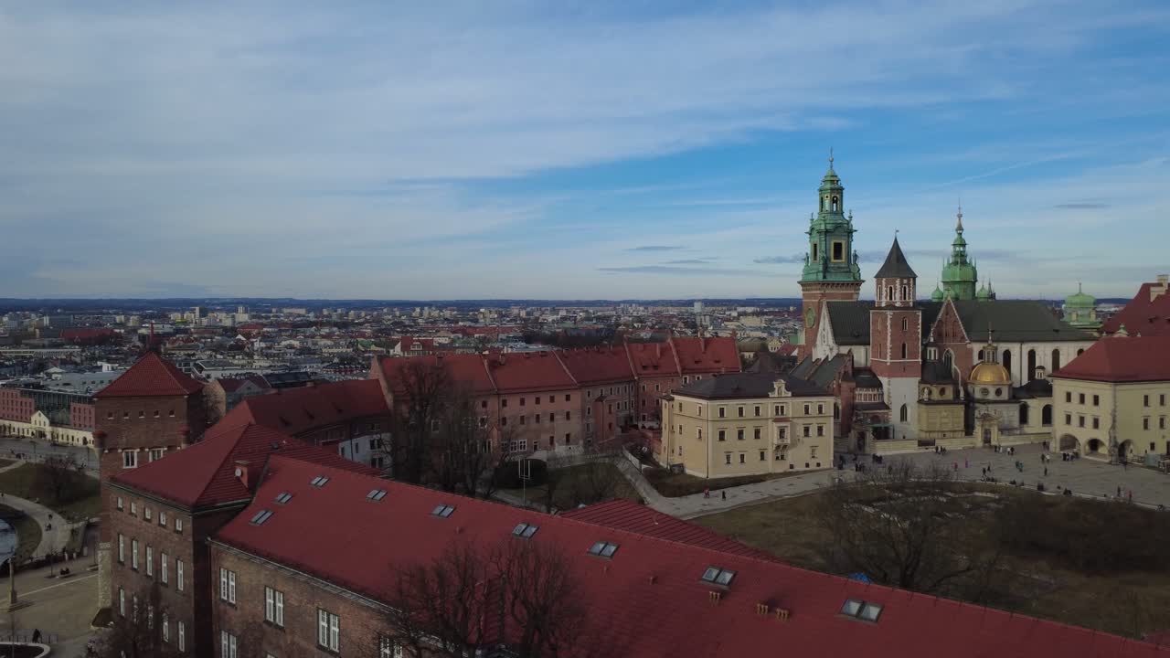 Flyfoto av Wawel slott og katedral i Krakow, Polen.