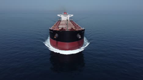video en 4k del barco de carga gigante, que es de gran importancia en el comercio mundial, tomado por un avión no tripulado