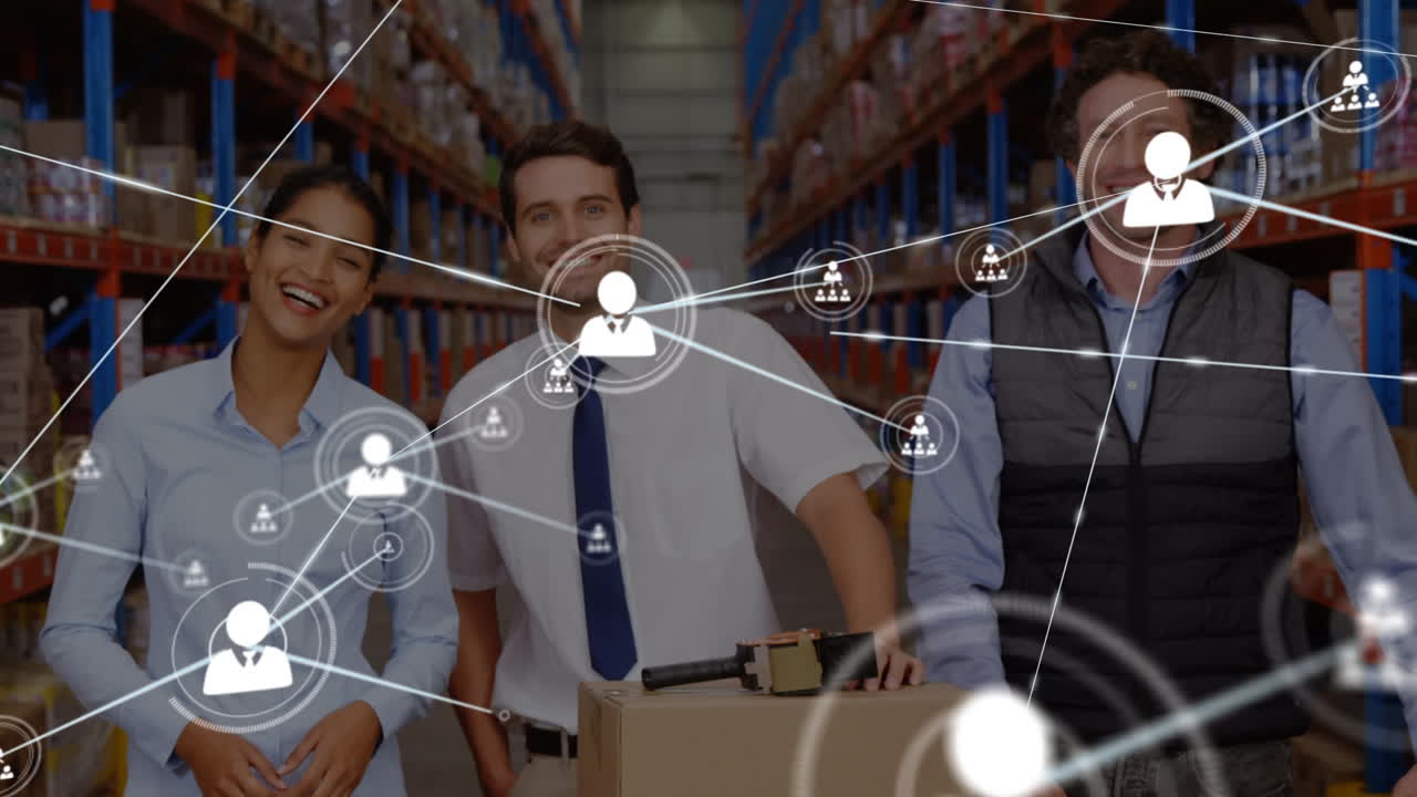 Animazione di una rete di connessioni con icone sovrapposte a diversi lavoratori in magazzino.