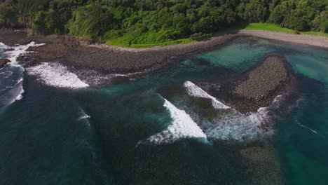 Surfer-Im-Boneyard,-Kiama-Down,-NSW,-Australien