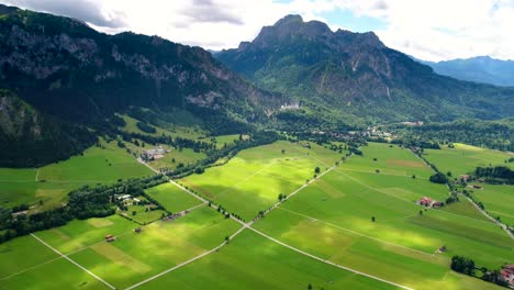 panorama desde el aire forggensee y schwangau, alemania, baviera