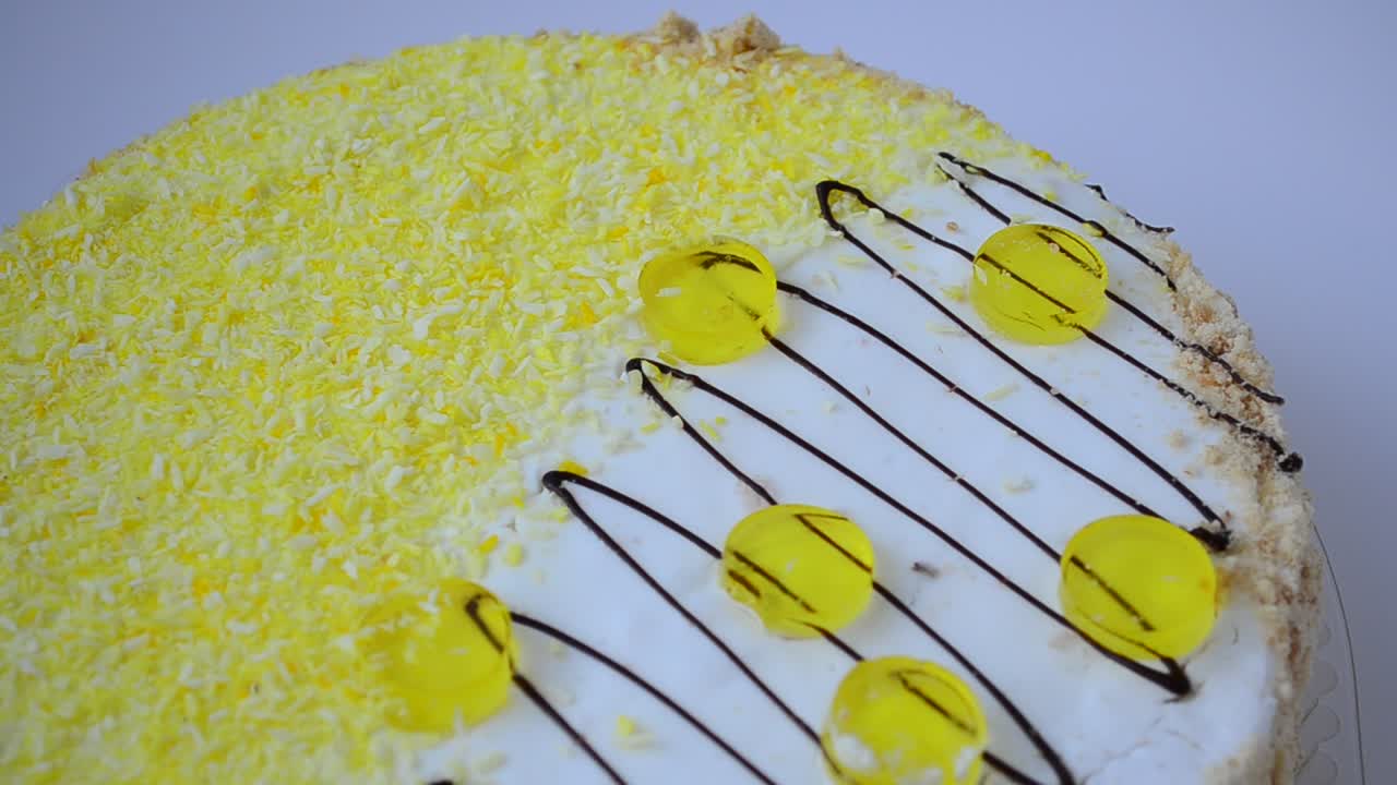 Pie Napoleon. The pie turns around