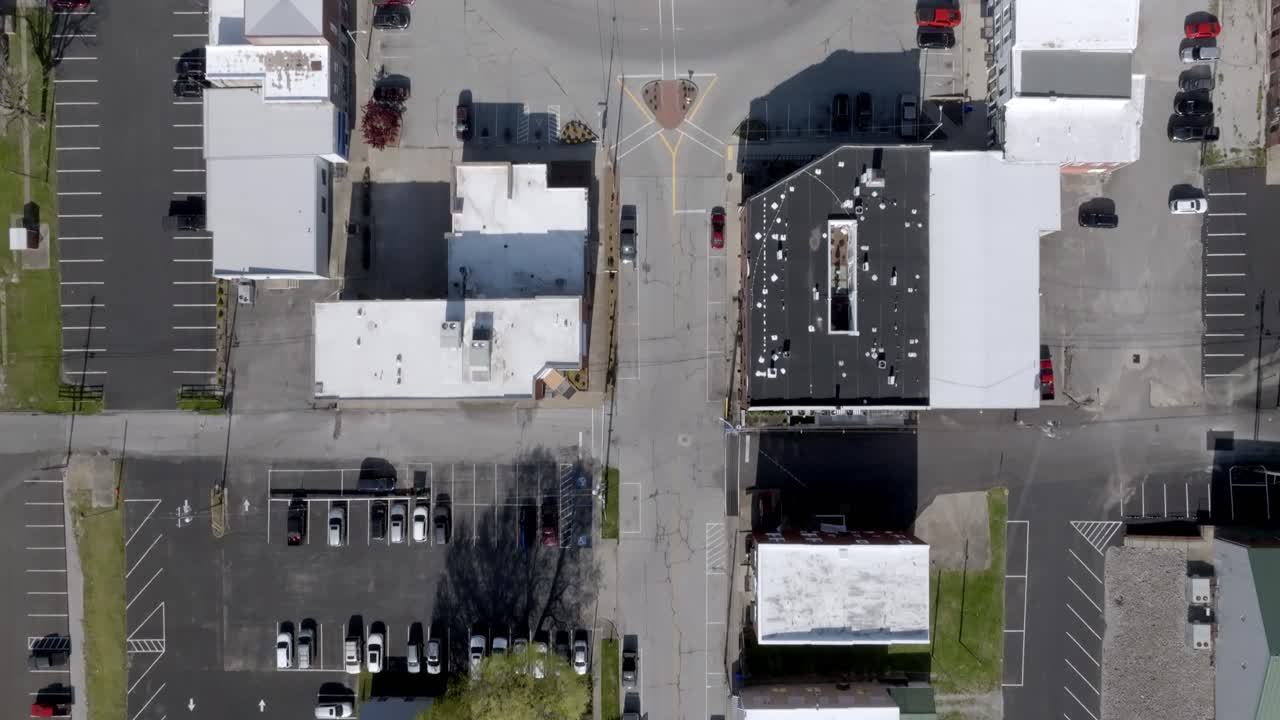 Leitchfield, Kentucky downtown with drone video overhead.