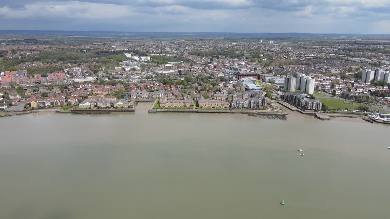 grays town antena essex en el río támesis reino unido 4k