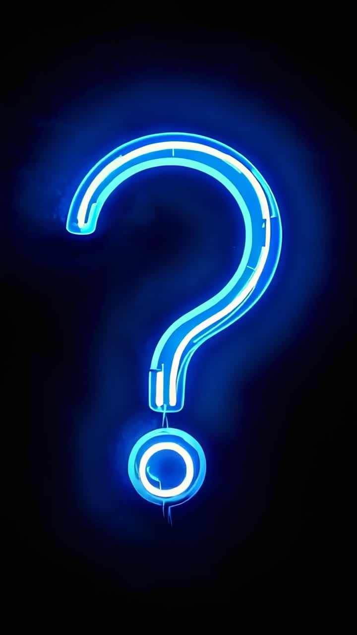 Video verticale: Insegna al neon blu a punto interrogativo che si accende e illumina su una parete nera con clip per cavi per una luce costante