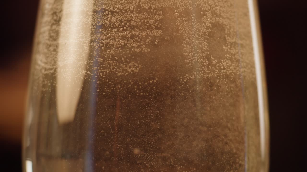 Champagne o spumante in un bicchiere