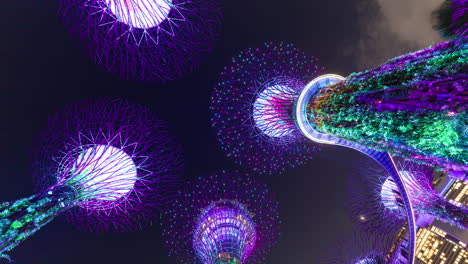 timelapse of the evening illuminated light show in the gardens by the bay in singapore