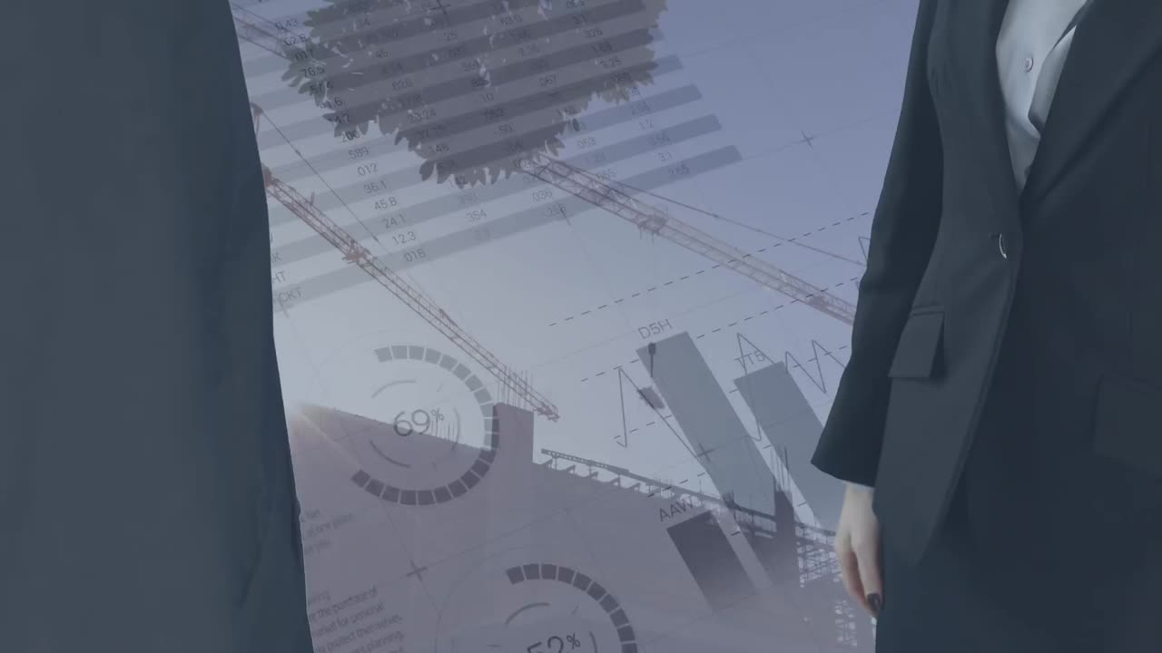 건설 현장과 백인 사업가들이 손을 흔들고 있는 데이터 처리 애니메이션