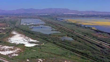 Vista-Aérea-De-Los-Lagos-Naturales-Españoles-La-Raja