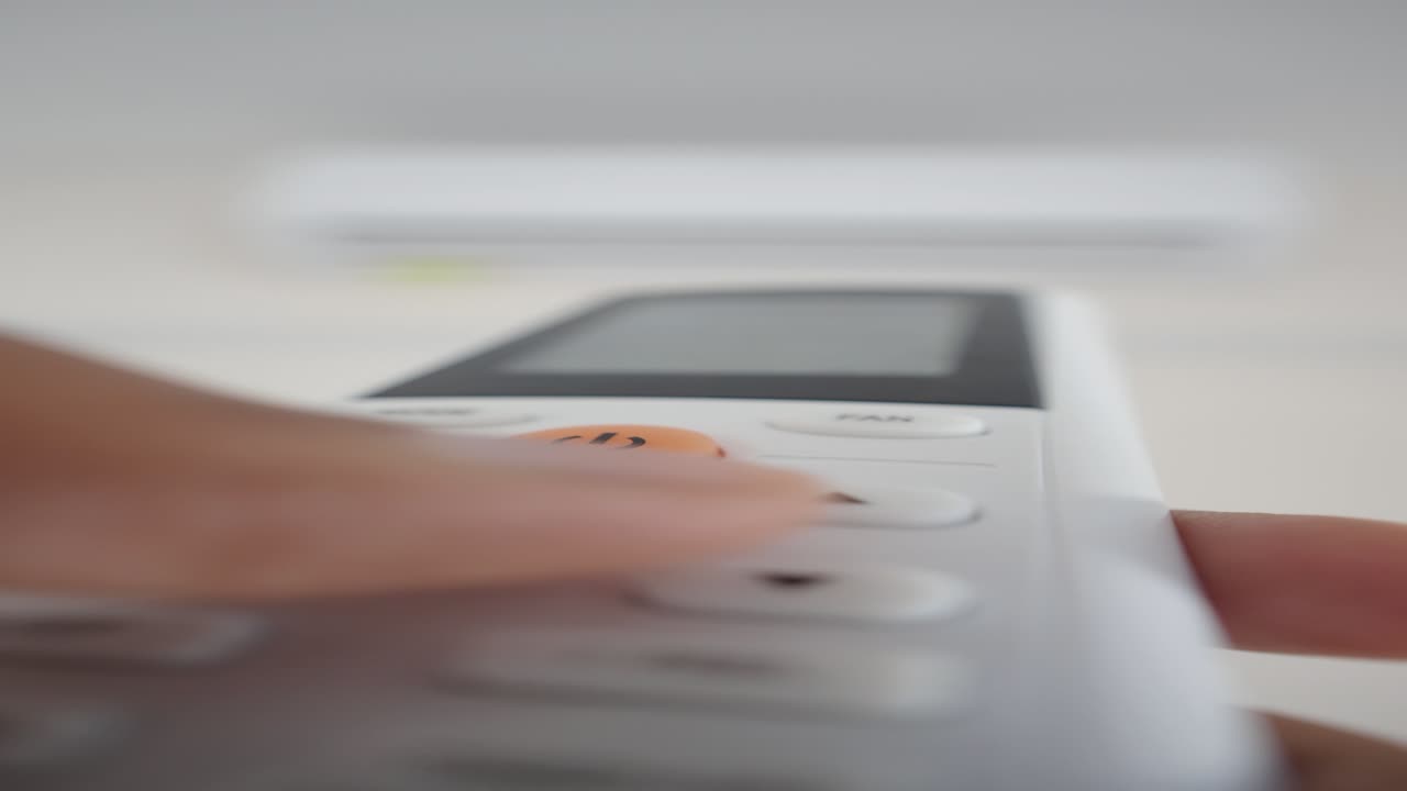 에어컨 원격 제어기를 사용하여