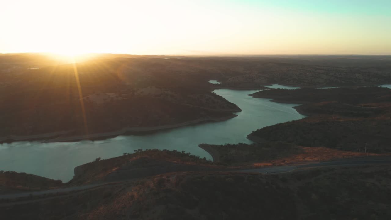 drone montaña puesta de sol portugal 4k