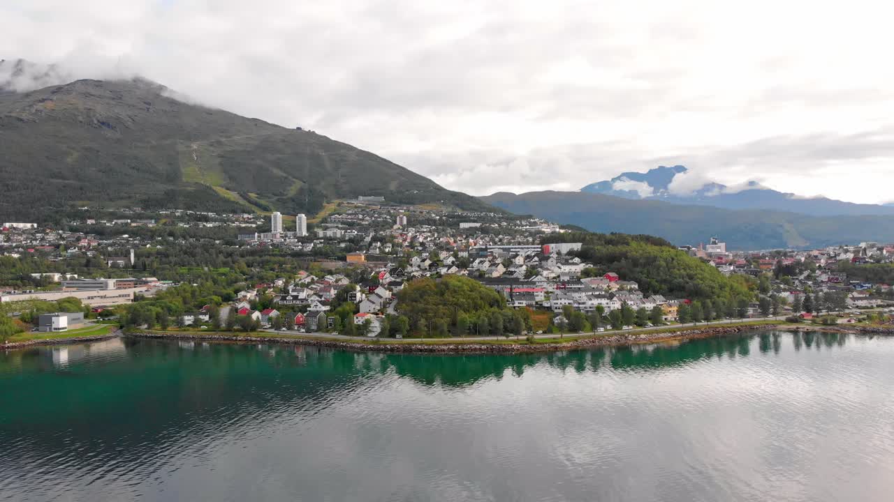 aero: narvik visto desde el fiordo