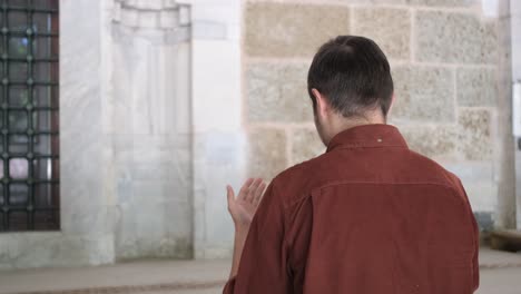 muslim man wishing