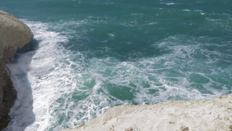 Rosch-Hanikra-Meereslandschaft-Mit-Weißen-Kreidefelsen