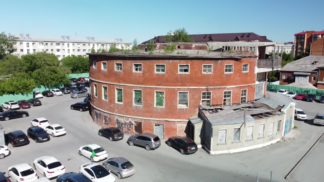 construcción de un baño redondo de la ciudad en tyumen, rusia