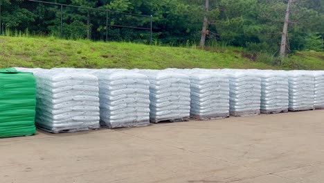 Fertilizer-wrapped-on-pallets,-ready-to-ship