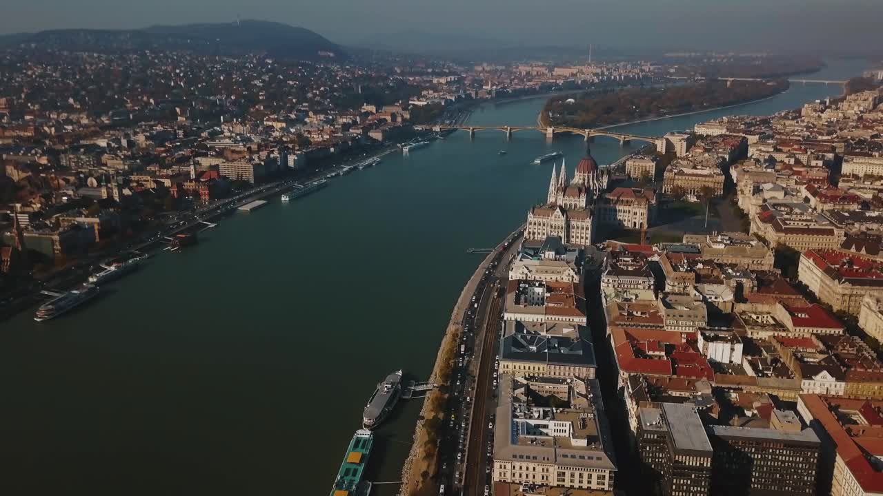 Vista aerea di Budapest e del fiume Danubio