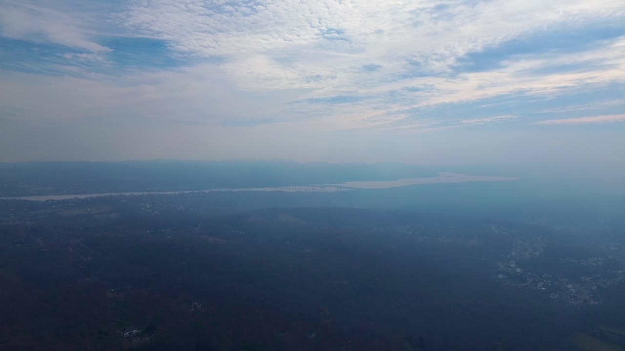 A video of smoke in upstate New York from the Jennings Creek Fire and New Jersey wild fires.