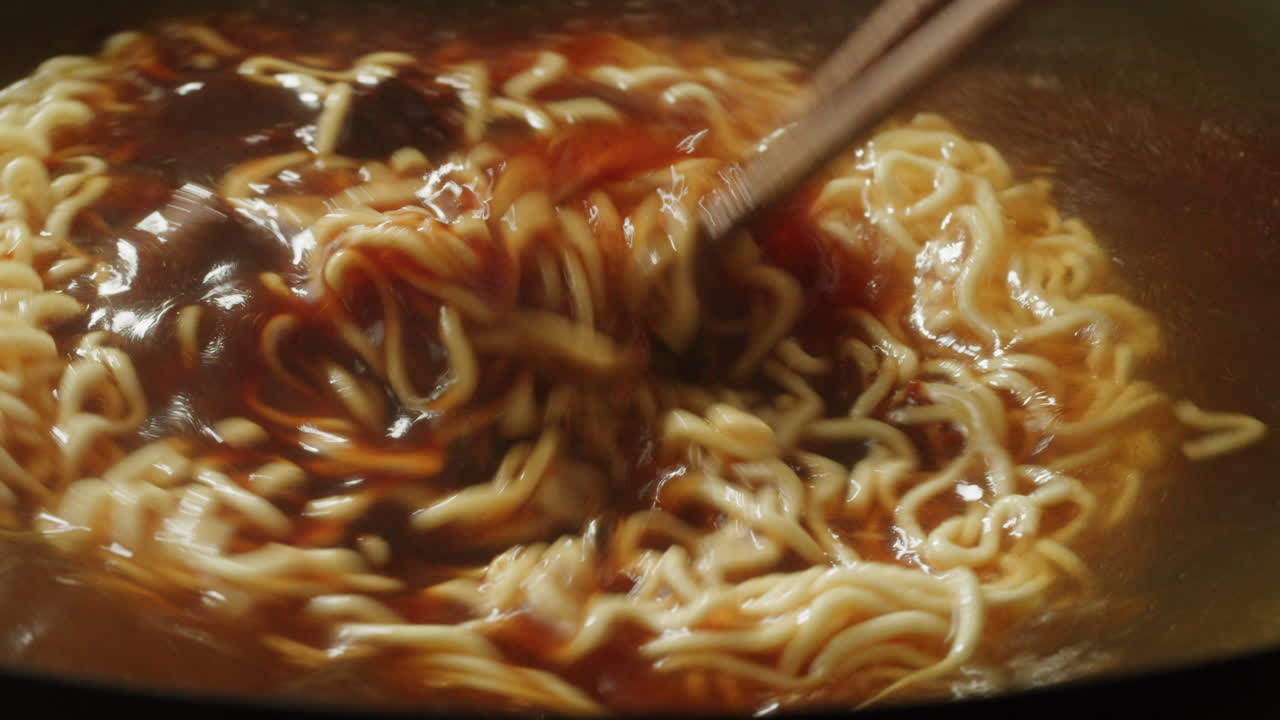 인스턴트 누들 요리