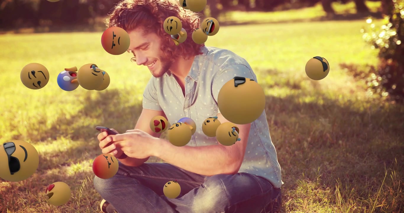 Man som trycker på smartphone och skrollar socialt flöde medan emojissvärm som visar reaktioner växer och tonas bort