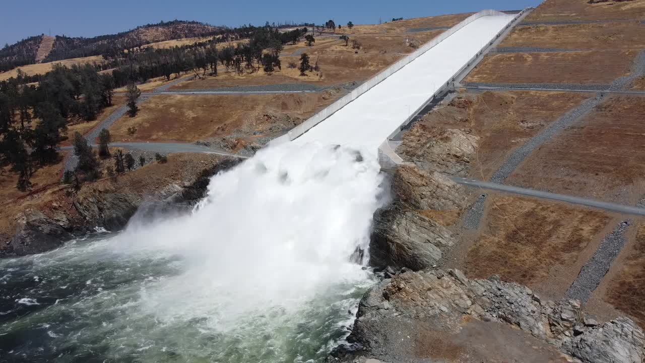 Oroville Dam Spillway Overflow Aerial Pullback Reveal