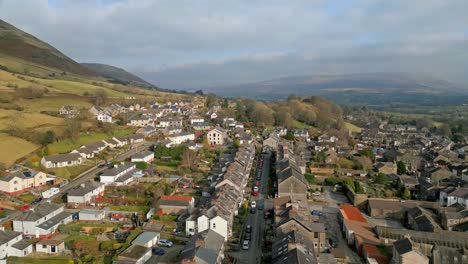 Imágenes-Aéreas-Cinematográficas-De-Sedbergh-Village,-El-Lugar-Ideal-Para-Escaparse-En-Cualquier-época-Del-Año