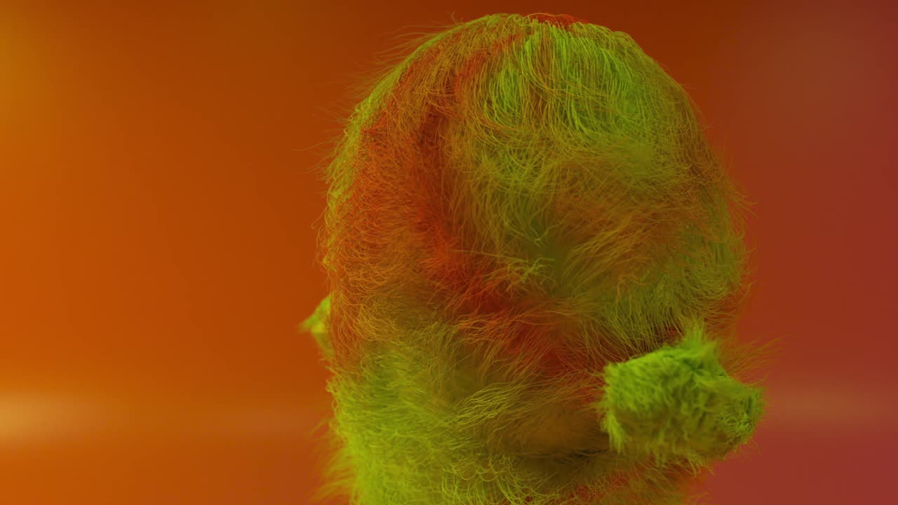 веселый красочный волосатый персонаж мультфильма танцует, пушистое животное, весело, пушистая талисман анимация. современный минималистский дизайн. мигающий неоновый клубный свет