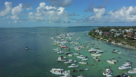 Paso-Elevado-De-Drones-Sobre-Un-Banco-De-Arena-En-Islamorada,-Cayos-De-Florida