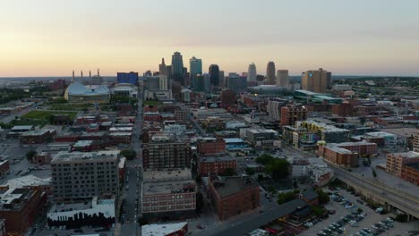 simple establishing shot of kansas city, missouri cityscape in summer