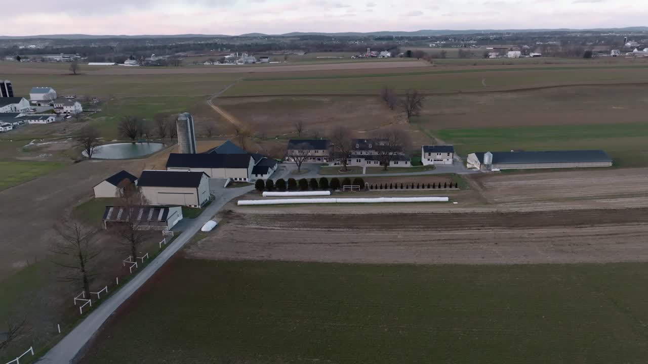 tierras de cultivo aburridas en invierno