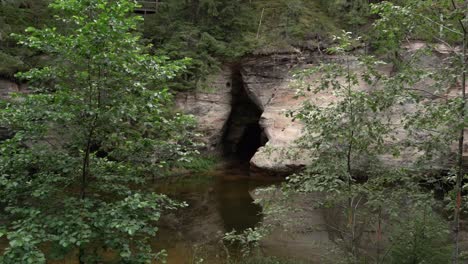 Sandsteinhöhle-Vergrößern