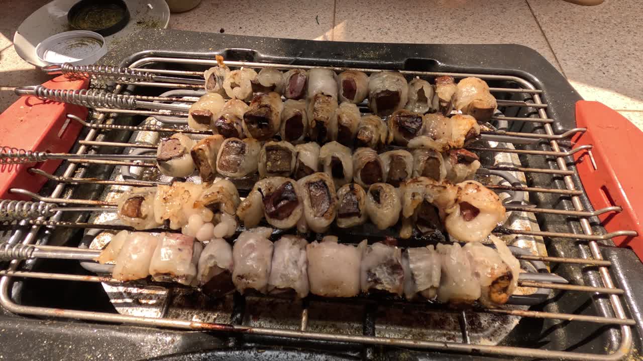 이드 알 아다 (eid al-adha) 휴일에 구운 양고기