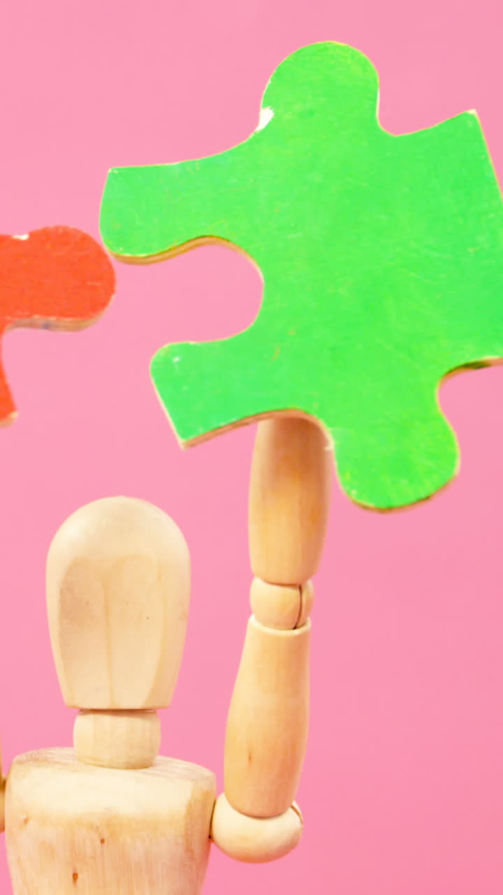 퍼즐을  ⁇ 고 있는 동상