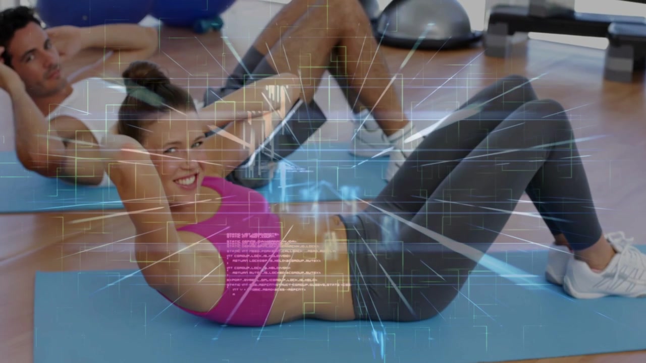 Mujer en Colchoneta Azul Realizando Abdominales y Elevaciones de Tronco en Clase de Fitness, con una Superposición Azul Mostrando Datos