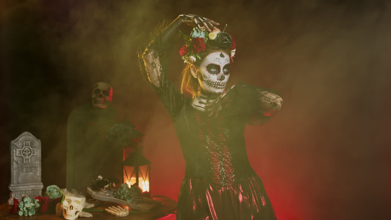 Donna con il trucco del Giorno dei Morti