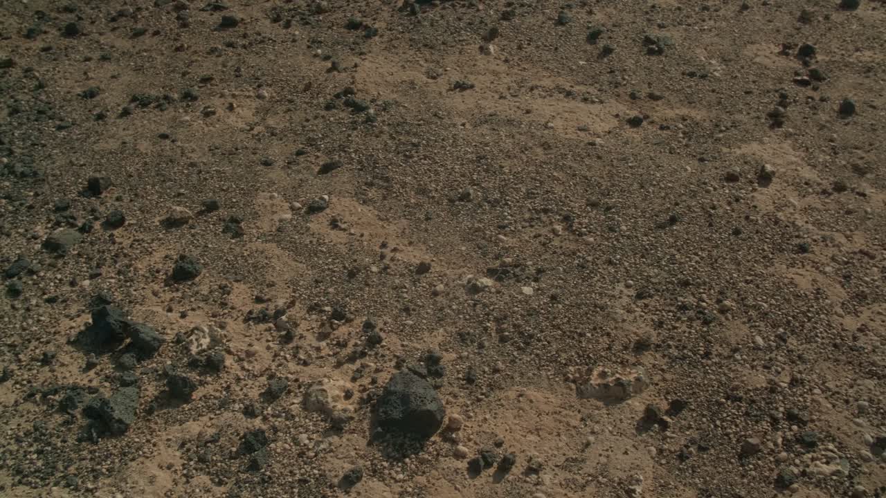 las carreteras panorámicas de lanzarote: paisajes volcánicos y cielos azules