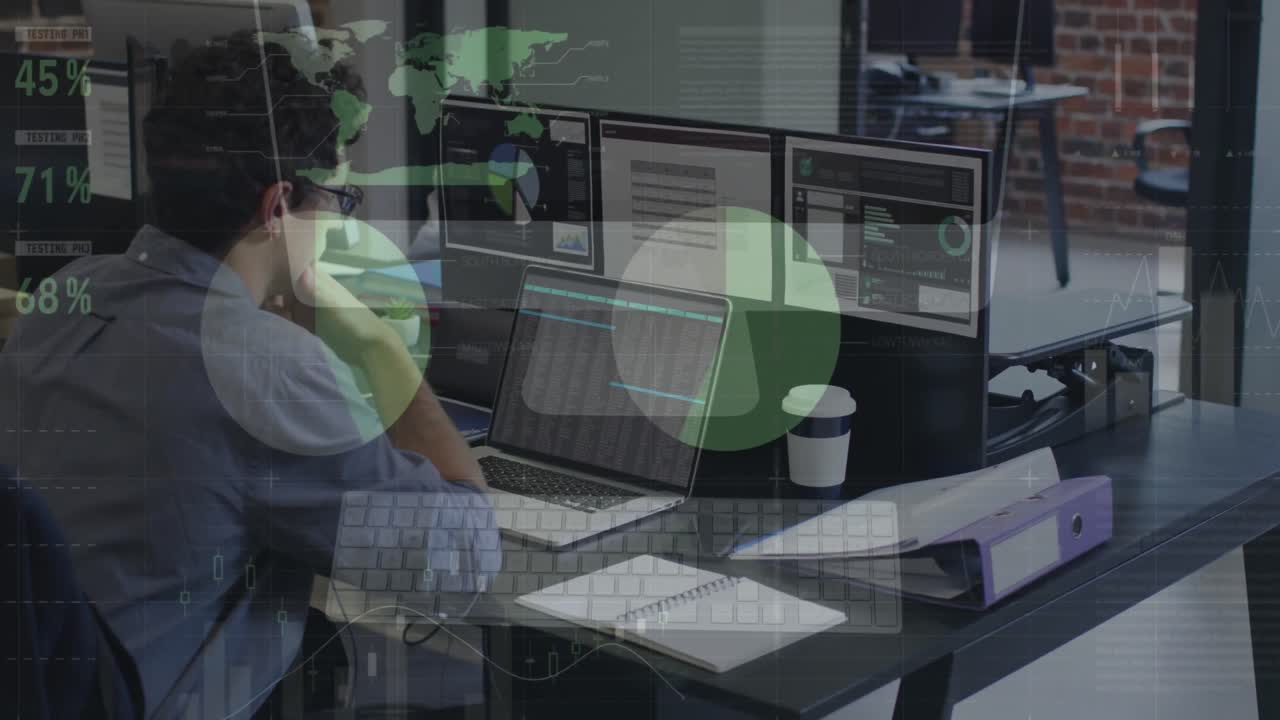 사무실에서 노트북을 사용하는 사려 깊은 백인 남성에 대한 통계 데이터 처리 애니메이션