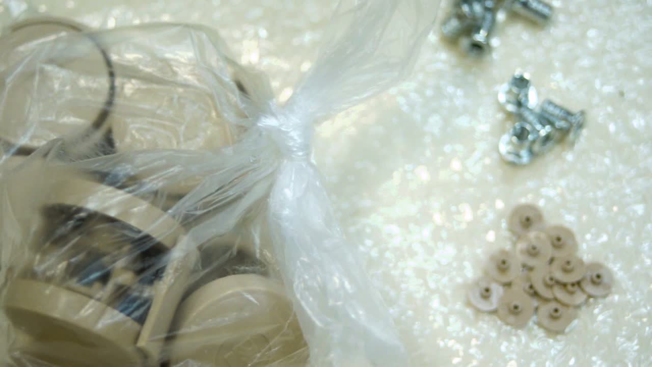 다양한 하드웨어 및 가구 부품