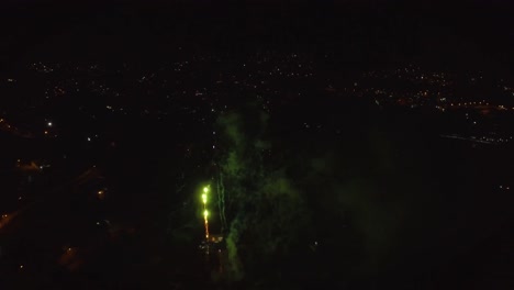 Coloridos-Fuegos-Artificiales-Desde-La-Vista-De-Un-Dron