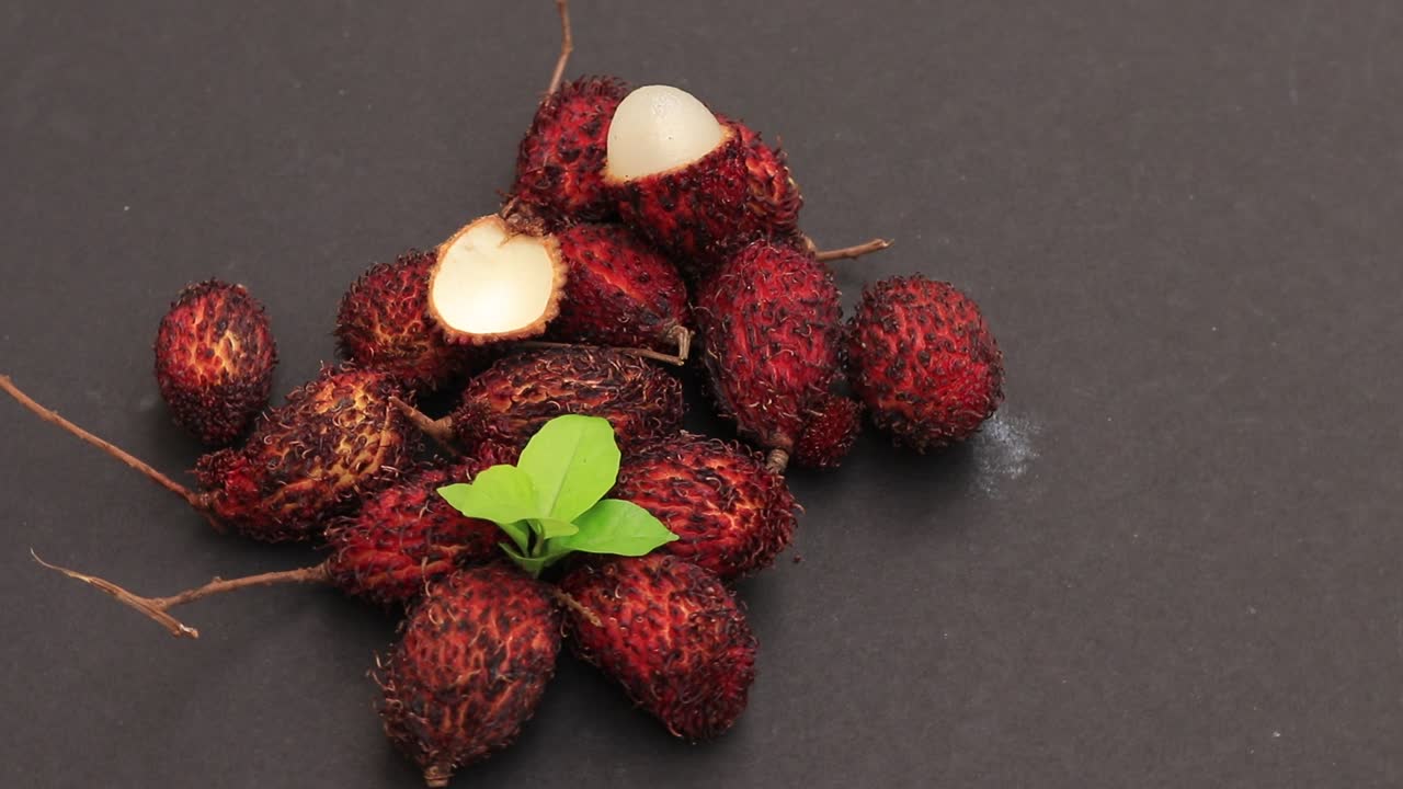 열매의 상위 뷰 흰색 배경에 고립