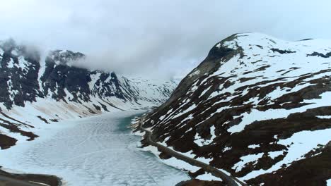 Imágenes-Aéreas-Hermosa-Naturaleza-Noruega.