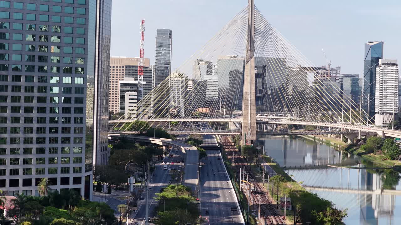 Cable Stayed Bridge At Sao Paulo In Brazil. Downtown Cityscape. Traffic Road. Bridge Landscape. Cable Stayed Bridge At Sao Paulo In Brazil. Metropolitan Background. Sao Paulo Brazil