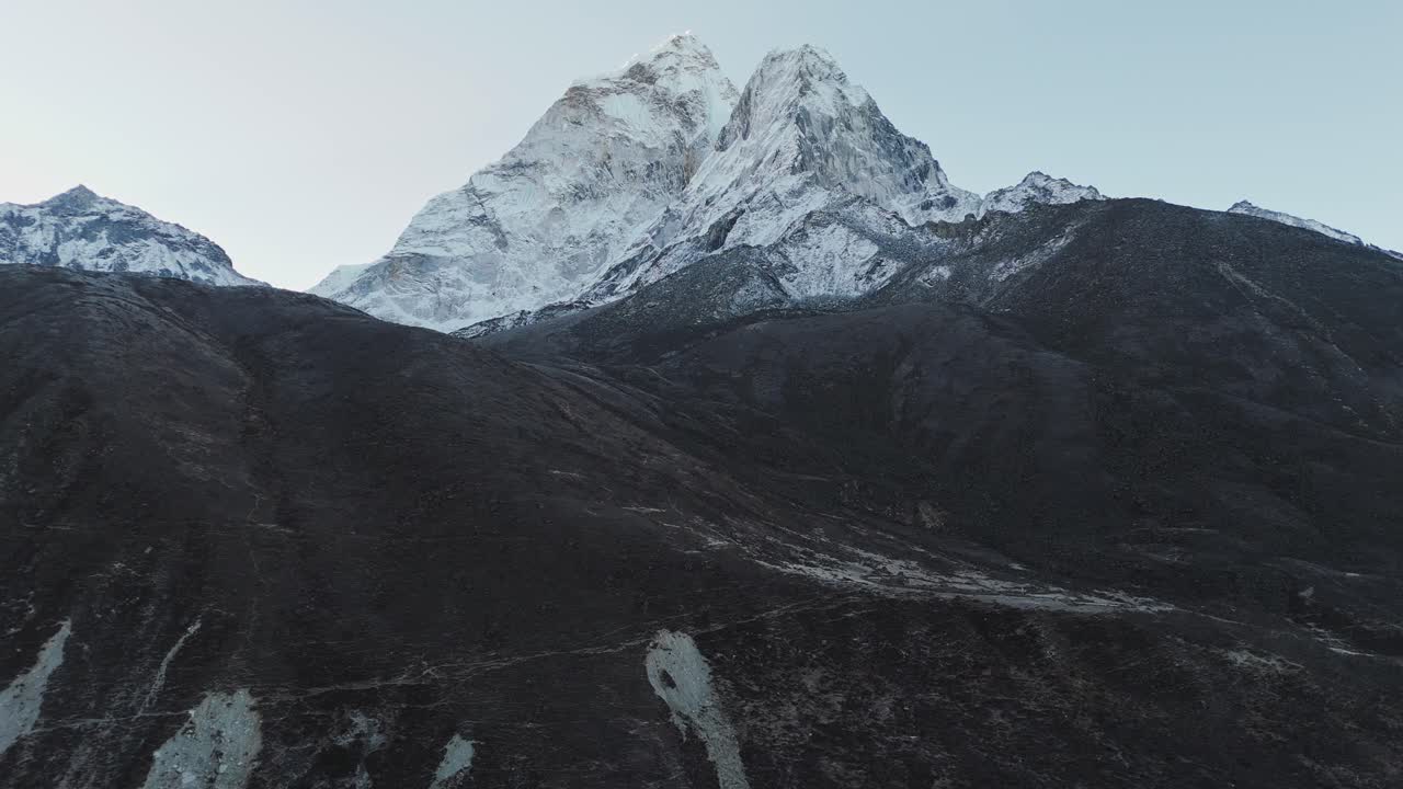 Everest Base Camp Trekking to Nepal EBC 5364 meters