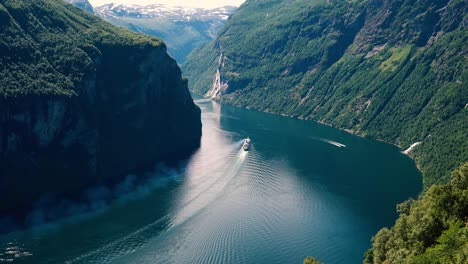 fiordo de geiranger, noruega. hermosa naturaleza paisaje natural de noruega.