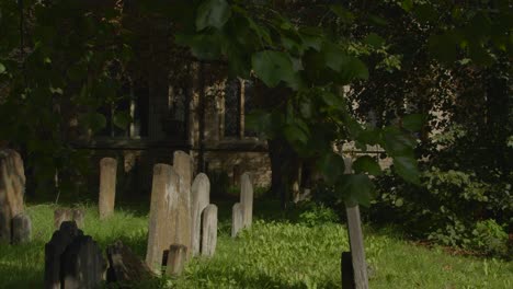 foto de seguimiento del cementerio de la iglesia de santa maría magdalena